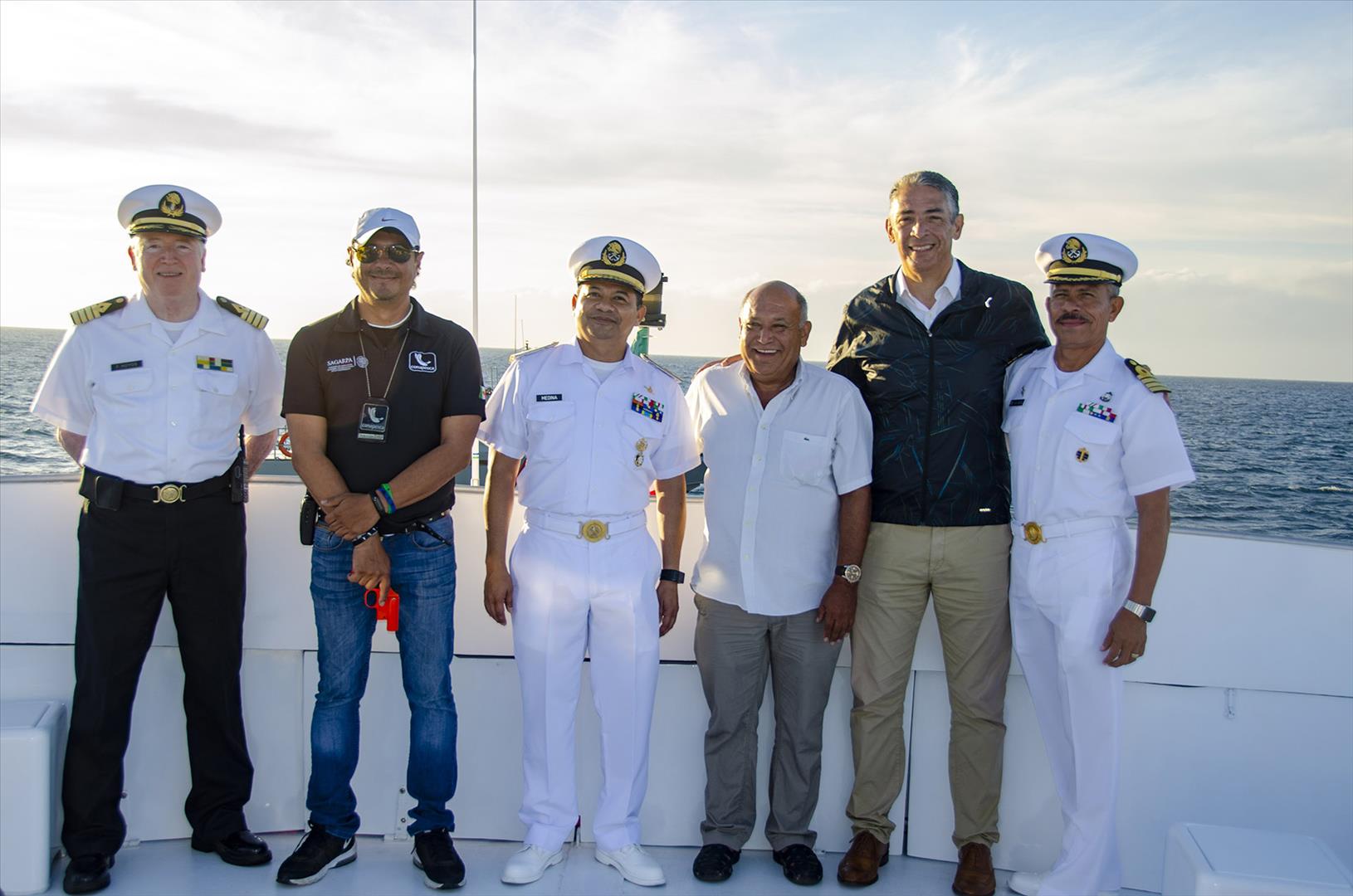 120 Los Cabos Offshore Teams in the Hunt